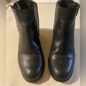 Ros Hommerson Women’s Black Leather Ankle Boots Low Heel with Zippers Sz 8